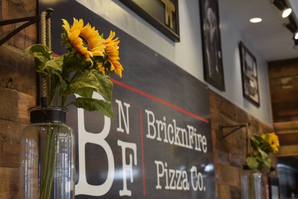 bricnfire-pizza-restaurant-sign.jpg